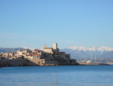 2 Blick auf die Altstadt von Antibes, Alpes-Maritime