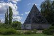 3 Krüger und Langhans: Pyramide (Eiskeller), Neuer Garten